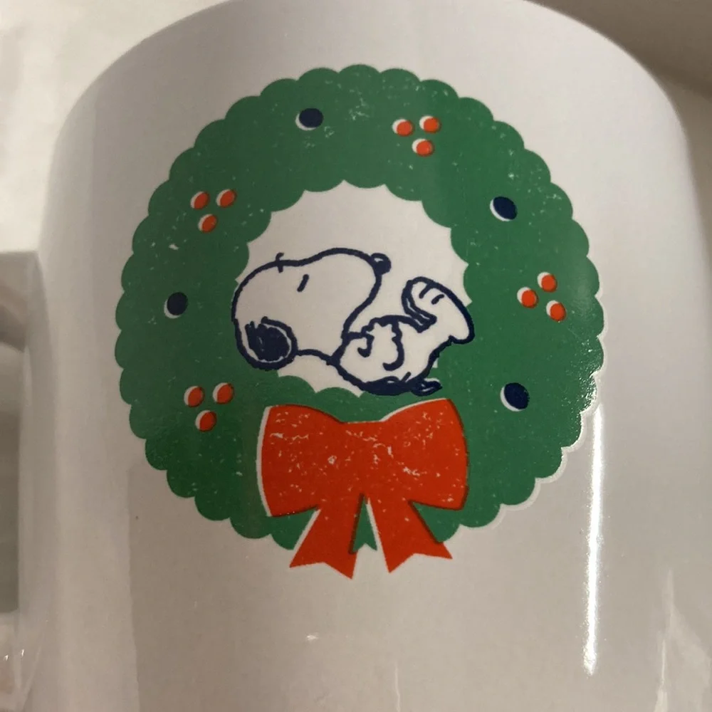 Peanuts Modern Gourmet Foods Stoneware Mug Cup Snoopy Sleeping in a Wreath 12oz